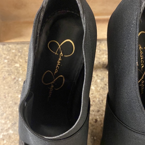 Black Jessica Simpson Peep Toe Heels Size 7.5 with 4.5” STILETTO heels & Spandex - Picture 12 of 16